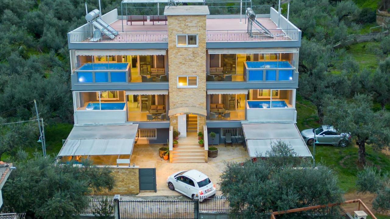 Grand Suites With Private Pools Kalamata Bagian luar foto