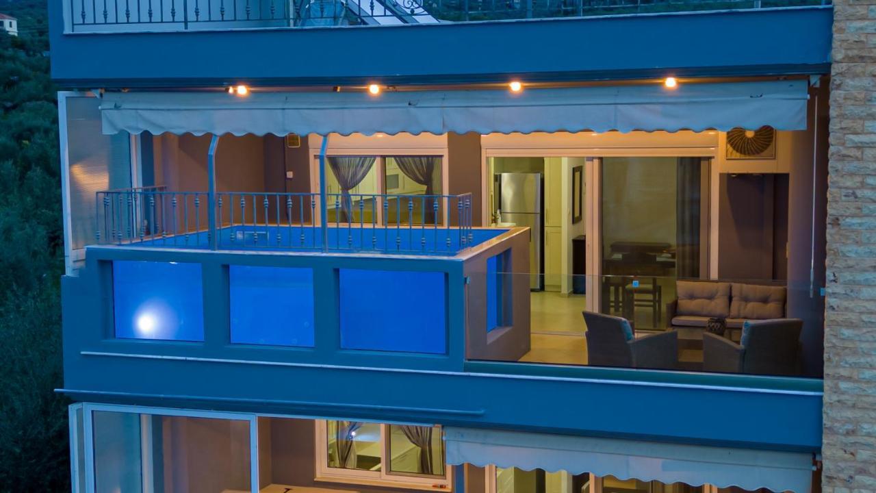 Grand Suites With Private Pools Kalamata Bagian luar foto