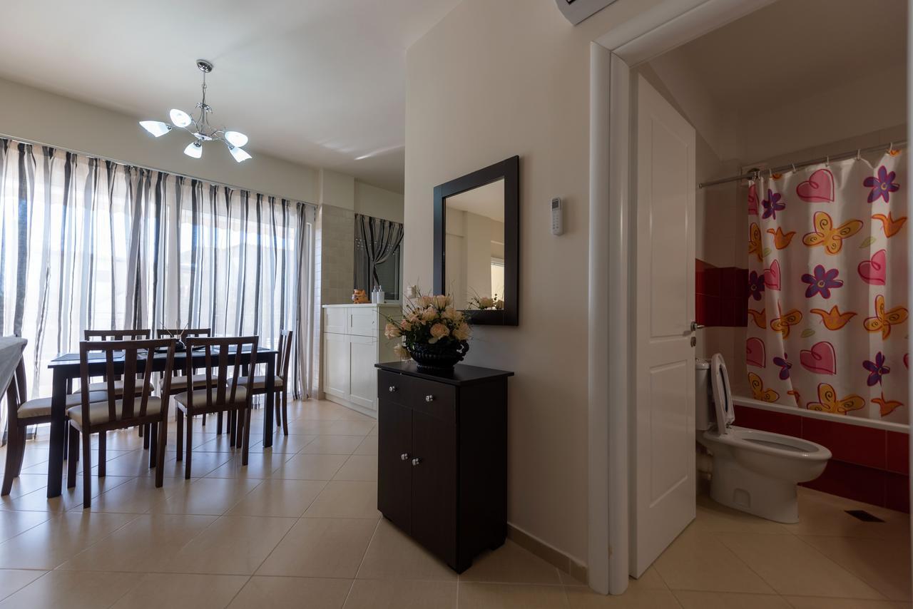 Grand Suites With Private Pools Kalamata Bagian luar foto