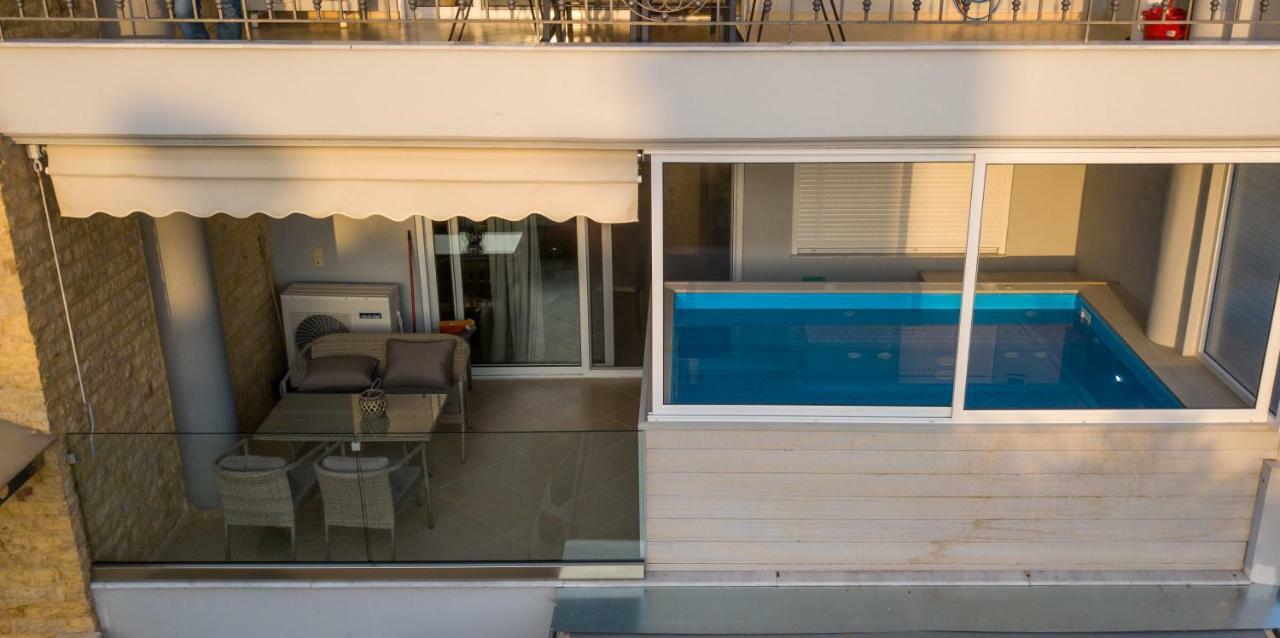 Grand Suites With Private Pools Kalamata Bagian luar foto
