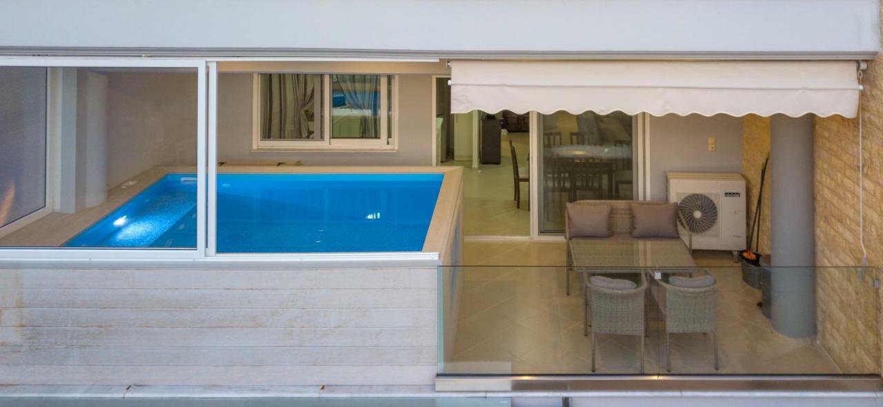 Grand Suites With Private Pools Kalamata Bagian luar foto
