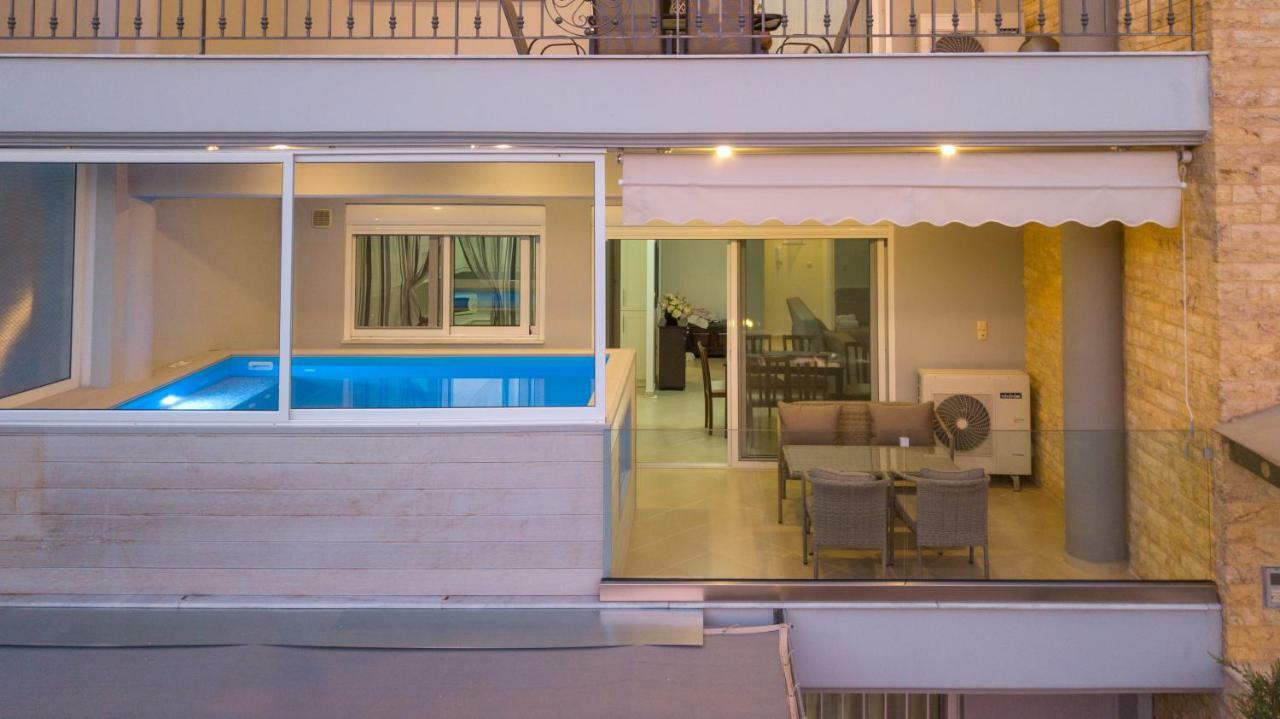 Grand Suites With Private Pools Kalamata Bagian luar foto